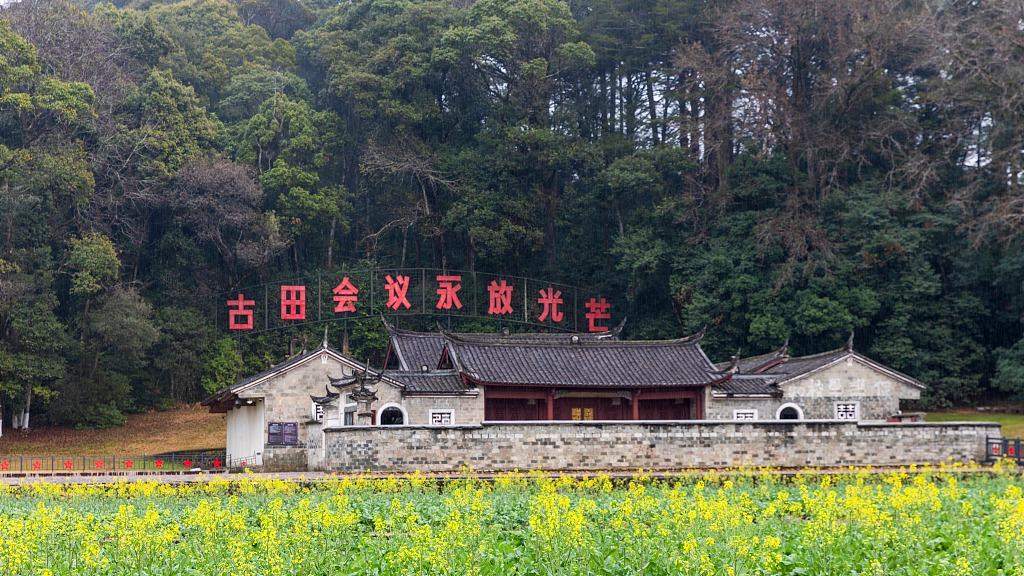 上海爷叔现身被大量股民围观