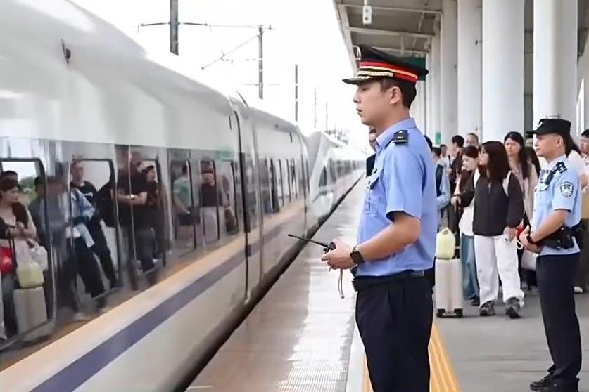 首次将封锁台湾摆在台面